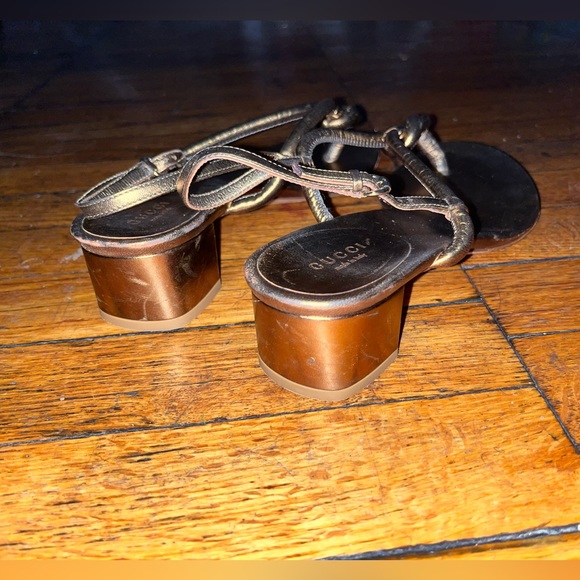 Gold sling back GUCCI sandals 👡 - Picture 6 of 10